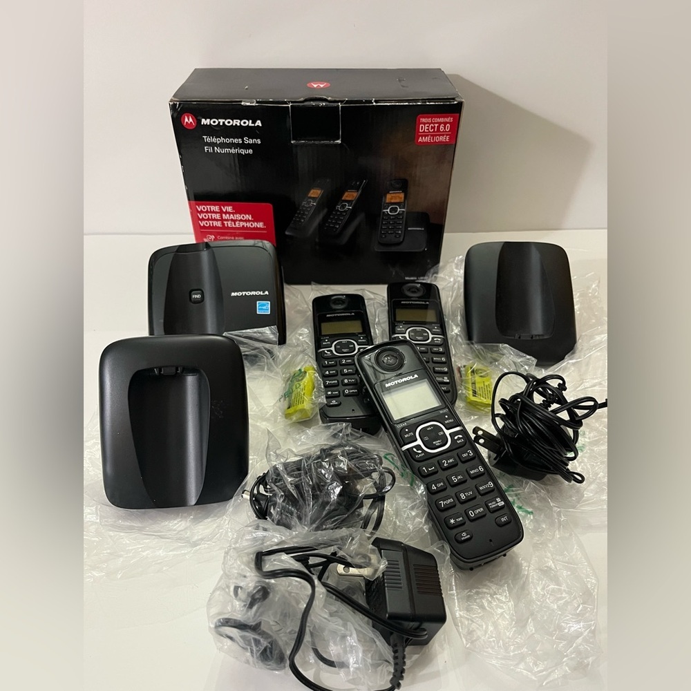 Motorola DECT 6.0 Cordless Phone Set with Black Handsets